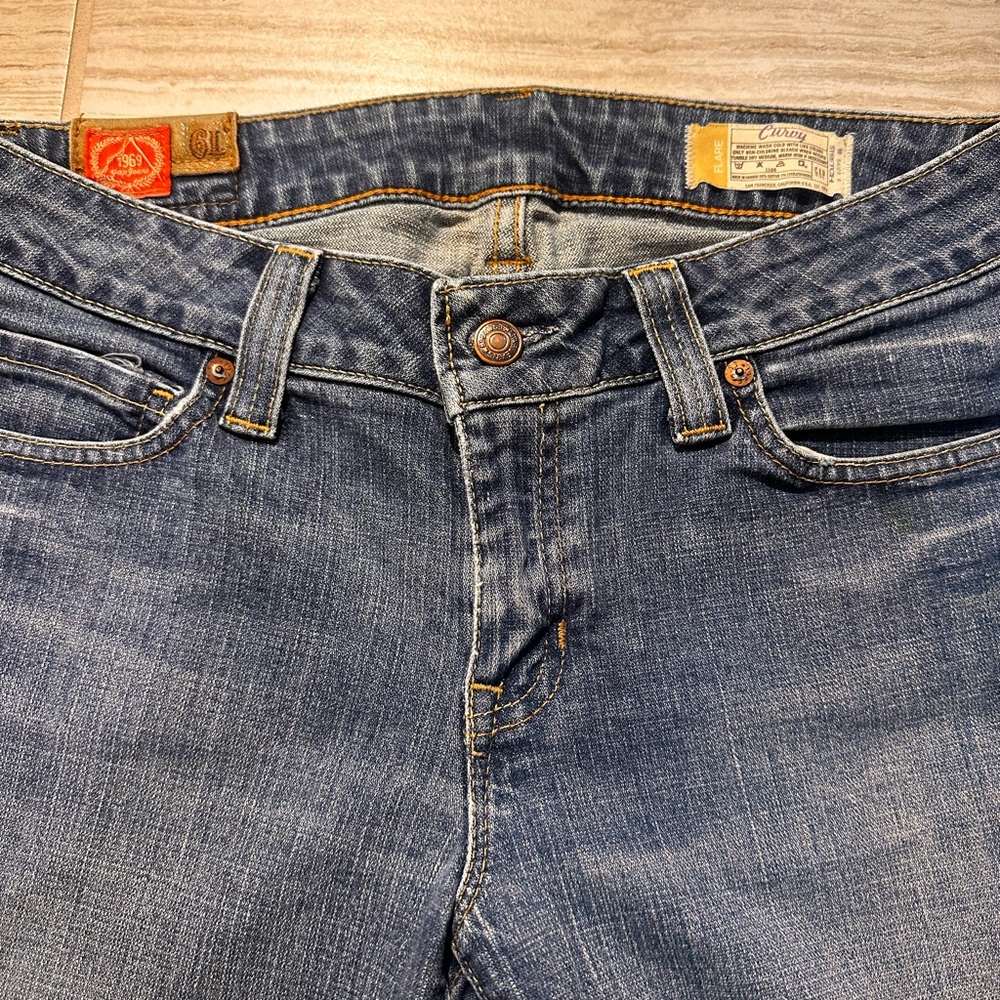 Women’s GAP Curvy Flair 1969 Jeans 
Size 6 Long